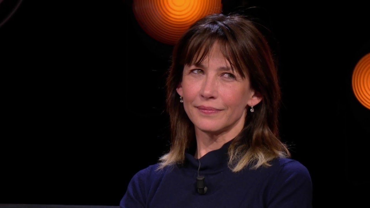 sophie marceau : plongée intime dans son univers littéraire où réalité et fiction s’unissent